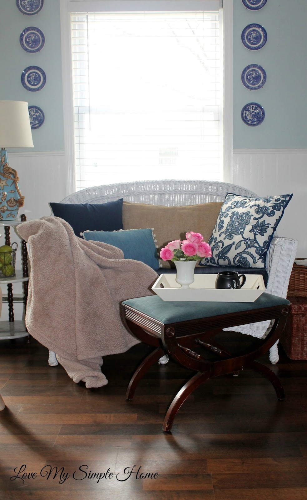 Decorate with white wicker furniture for winter Love My Simple Home