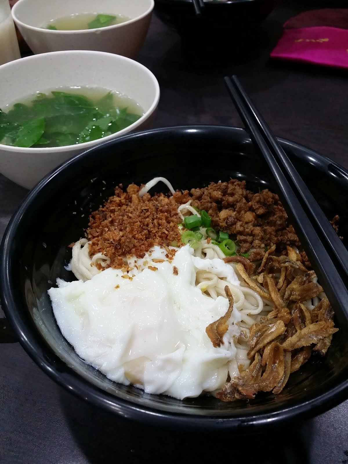 SKATE THE CHILI PAN MEE YUM