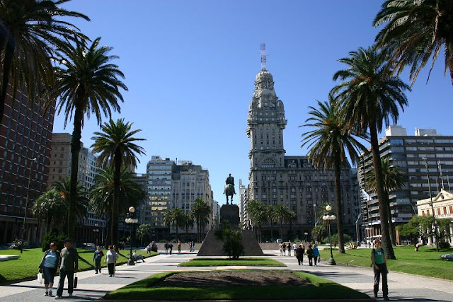 Montevideo Travel Guide