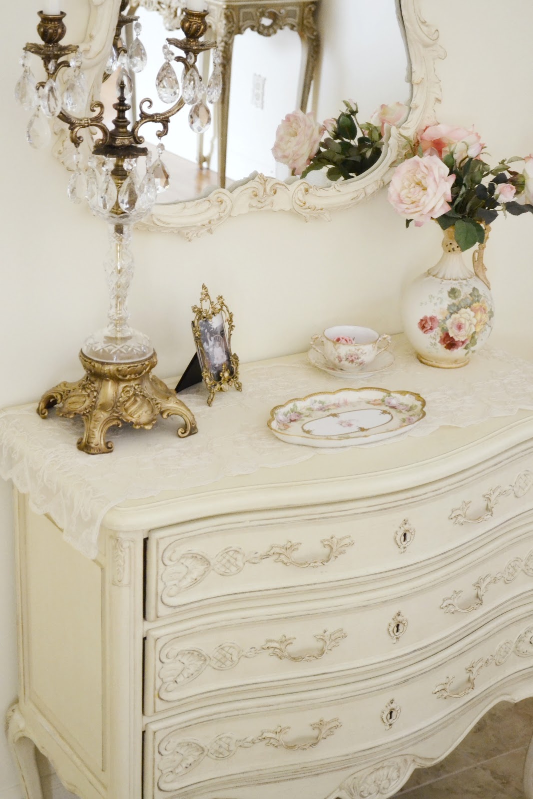 Jennelise French Furniture