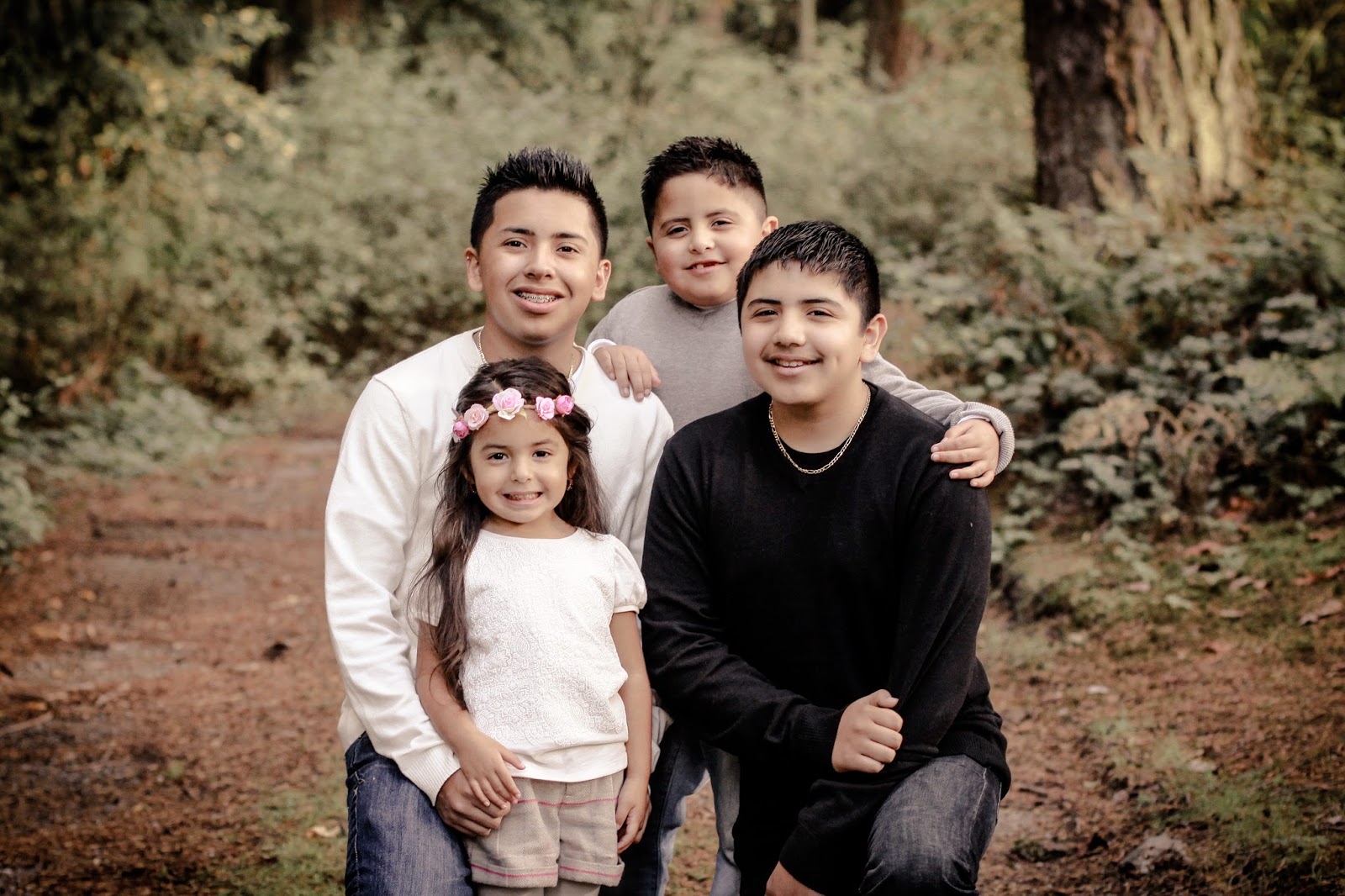 What To Wear For Family Pictures The Realistic Mama
