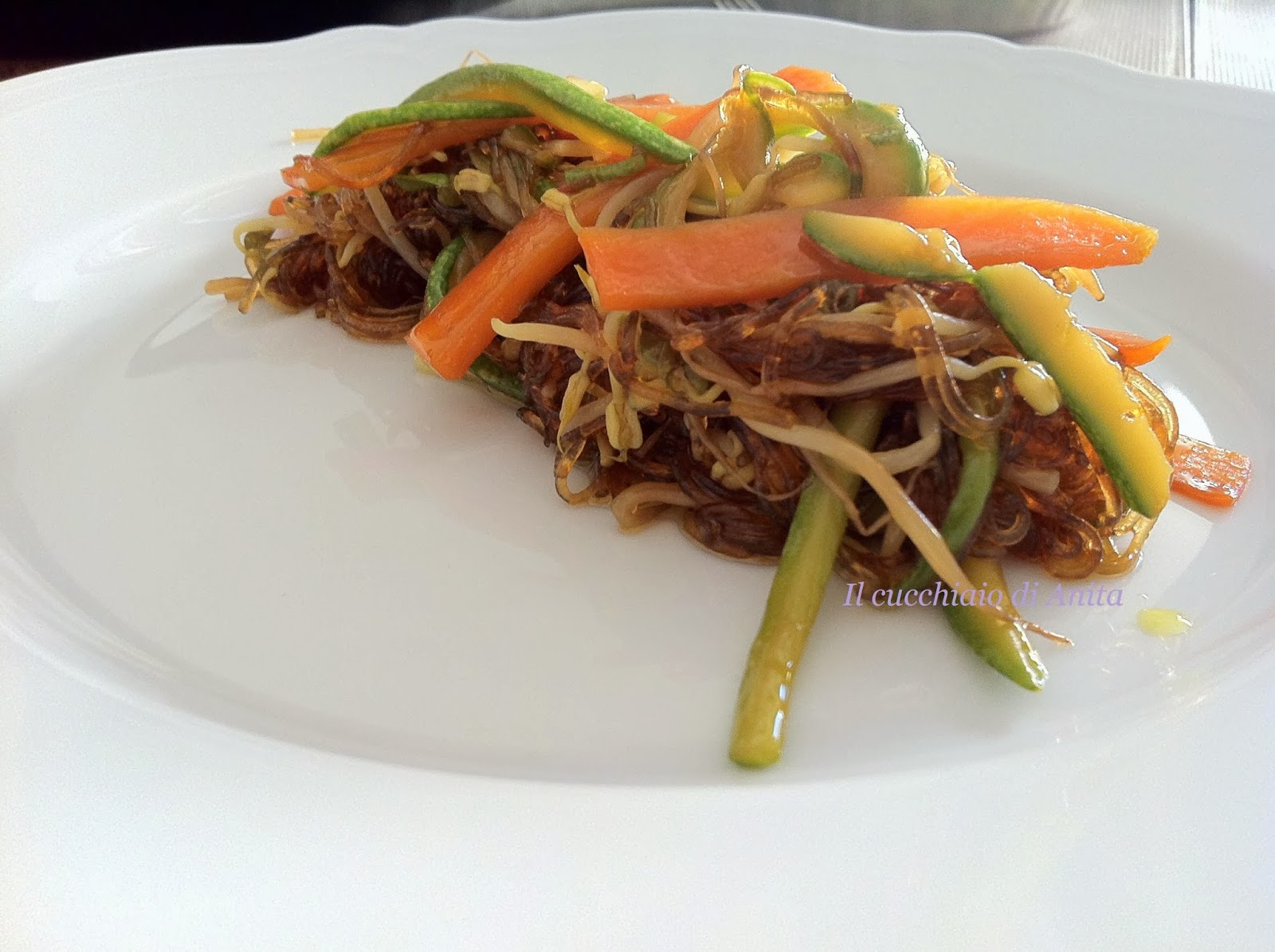 Spaghetti di Soia Saltati con Verdure