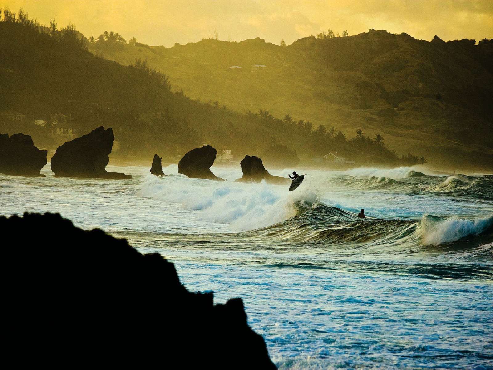 http://1.bp.blogspot.com/-6wwCsY7cuKw/T0kaSCDkc6I/AAAAAAAABrg/dFnxY-MmyNk/s1600/surfing+wallpaper.jpg