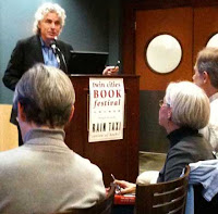 Steven Pinker speaking to an audience at the Minneapolis Book Fair