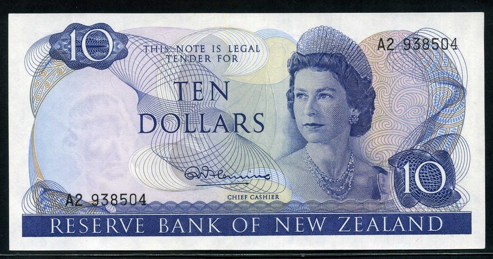New Zealand currency 10 Dollars banknote Queen Elizabeth II.|World