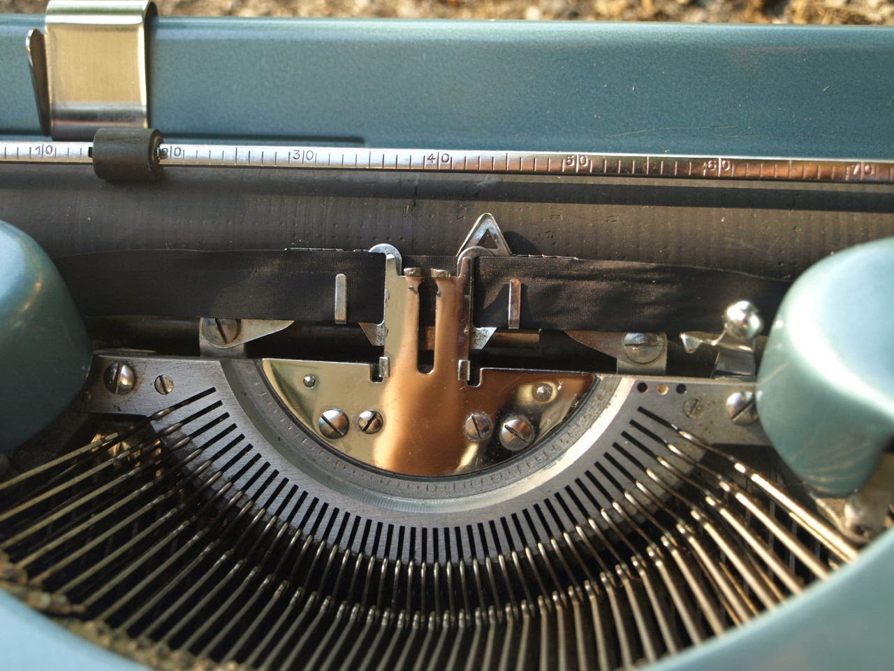 oz.Typewriter Ribbon Vibrator Mechanism on PatriaSwissa PiccolaVoss