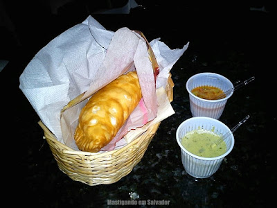 Beach Stop: Pastel de Calabresa com Queijo