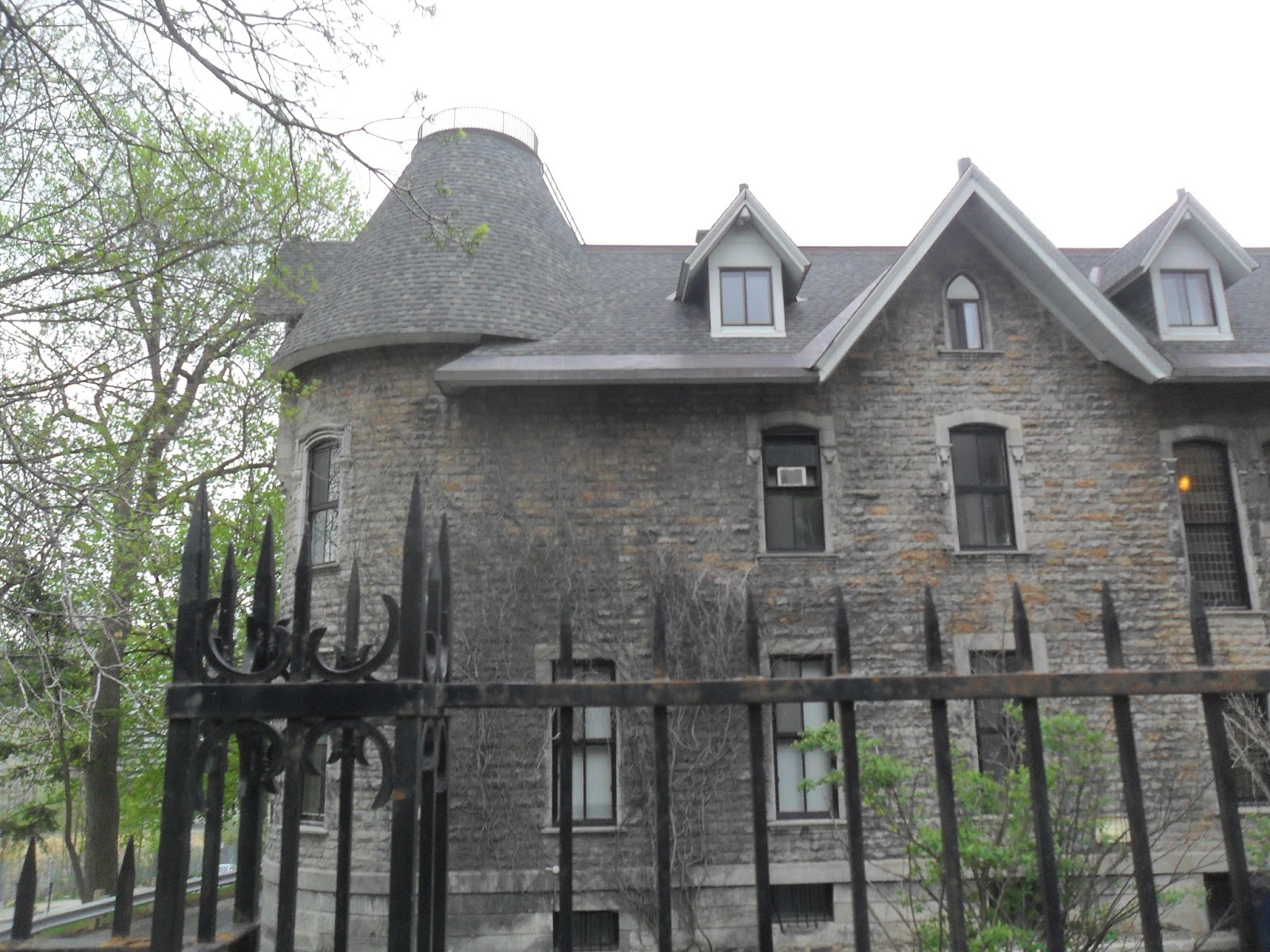 maison hantee mont royal