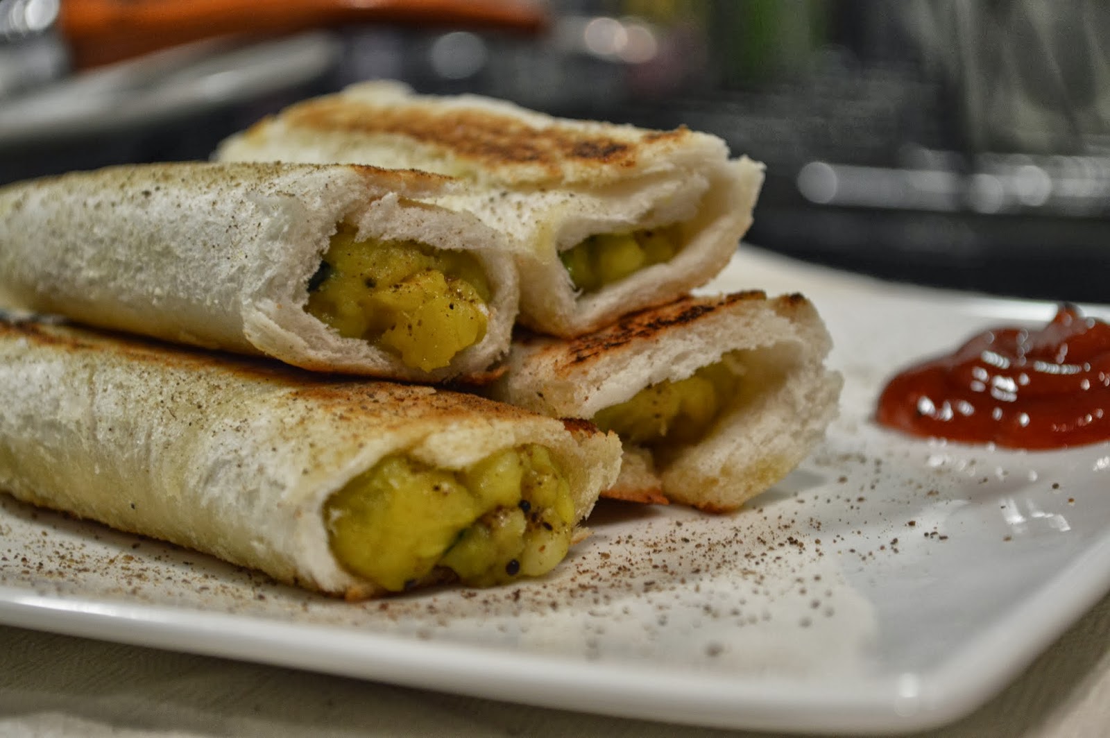 Potato/ Aloo sandwich, Potato and Bread roll ups