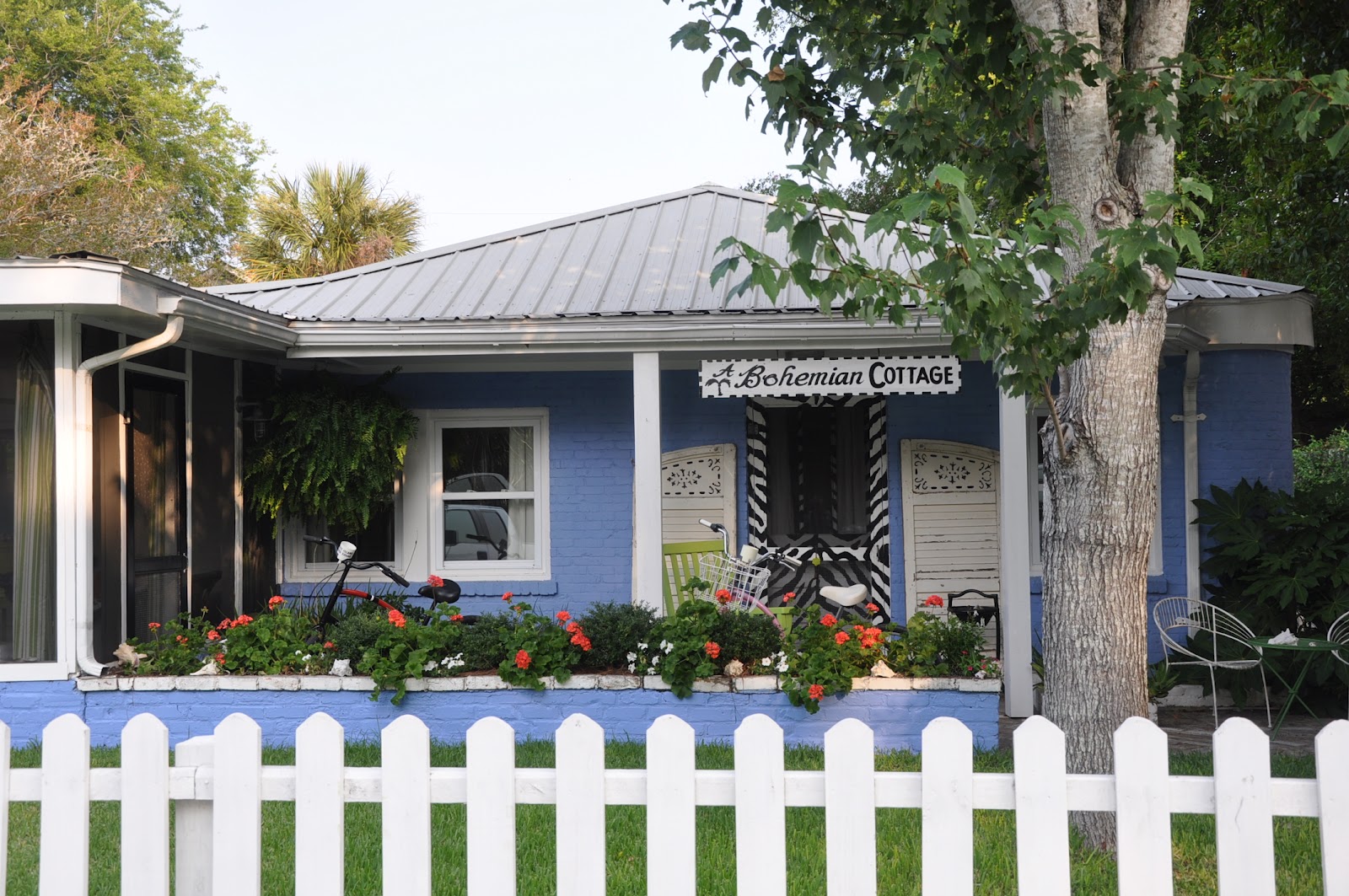 Jane Coslick Cottages "A Bohemian Cottage" for rent......