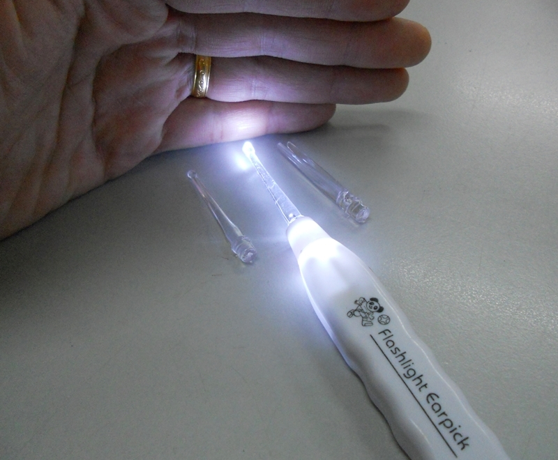 BongBongIdea EAR PICK WITH LIGHT AND ACCESSORIES