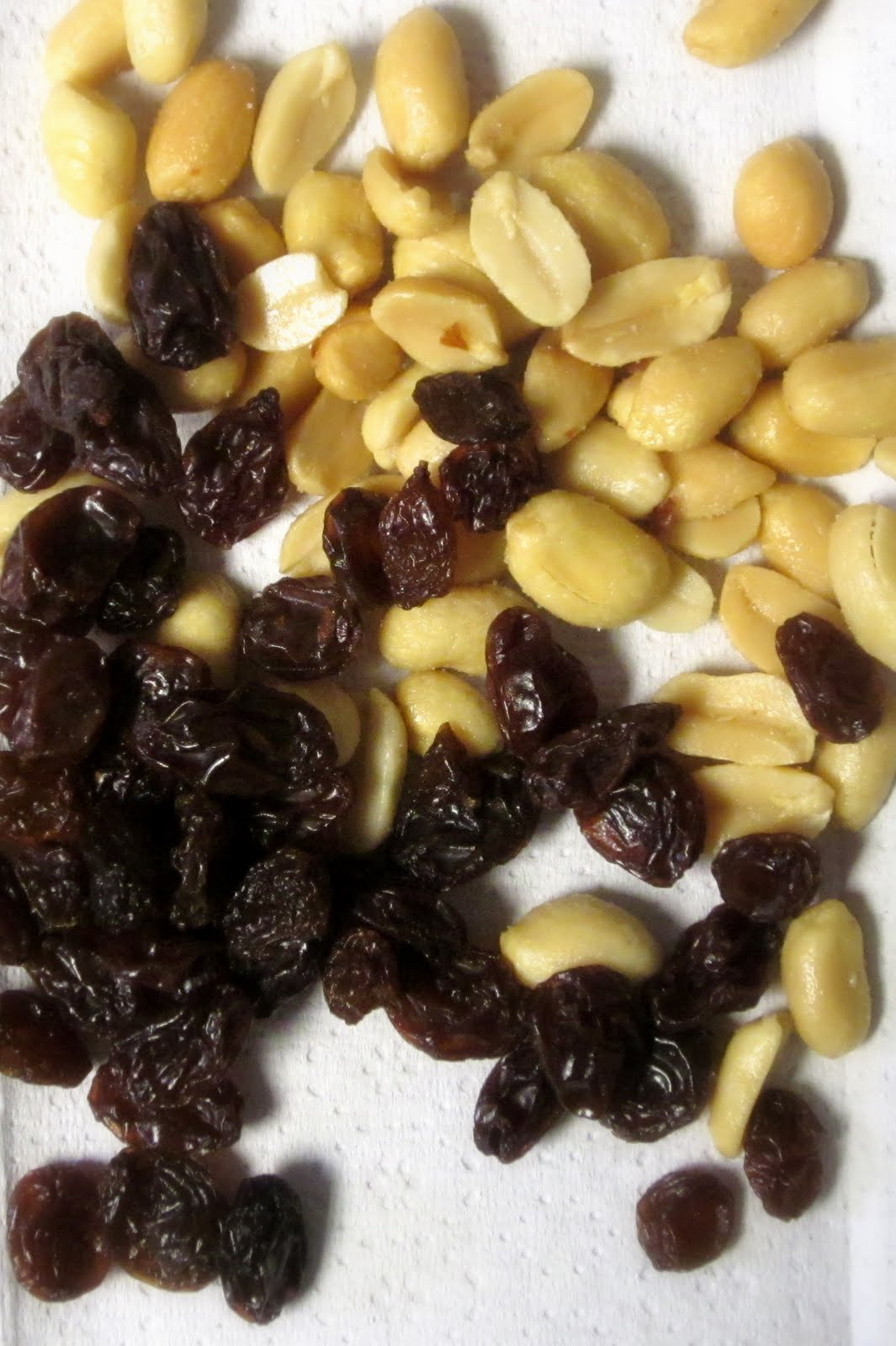 A Kuk's Kitchen Snack Series Raisins and Peanuts