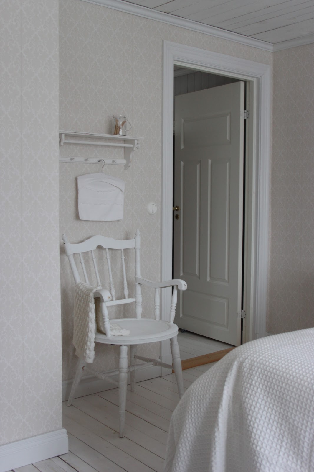 Add: design / anna stenberg / lantligt på svanängen: vilsamt sovrum!