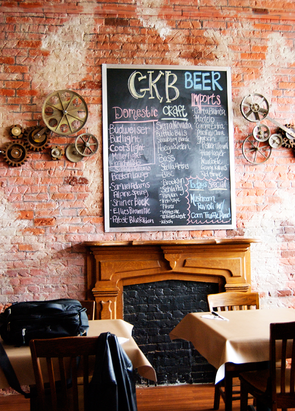 Henderson Tourist Commission Commonwealth Kitchen + Bar Opens Today in Downtown Henderson