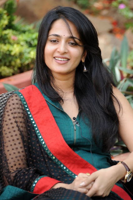 Anushka Homely Images