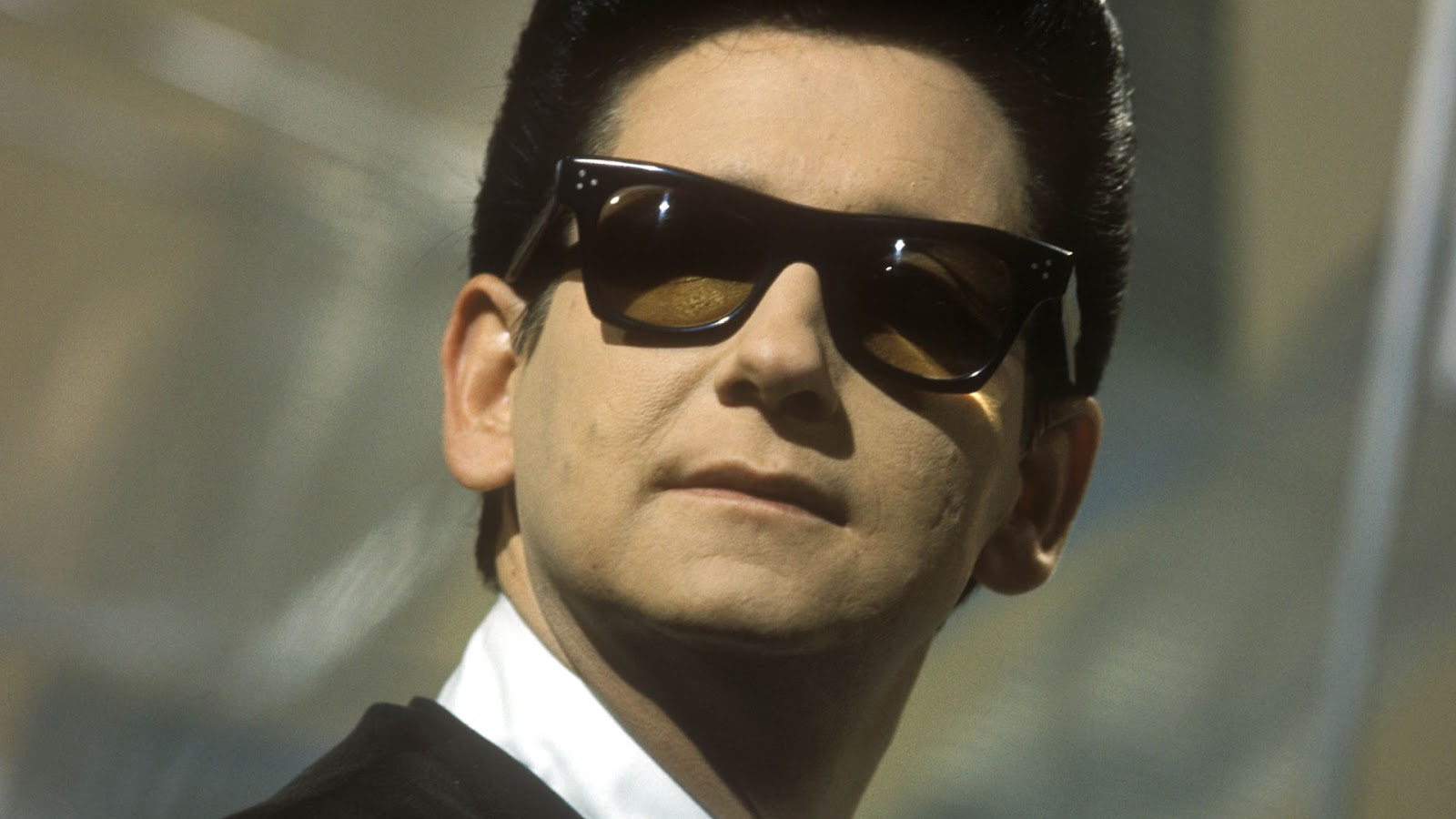 http://1.bp.blogspot.com/-77kFVd4Gmkg/T4cf7Rk9m3I/AAAAAAAAAVU/wQgD0mYiV0s/s1600/RoyOrbison.jpg