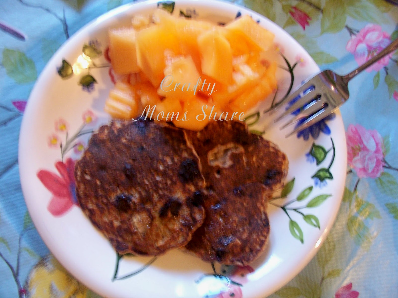 Crafty Moms Share Blueberry Applesauce Pancakes