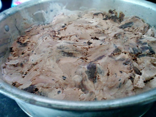 Making Ice Cream Cake