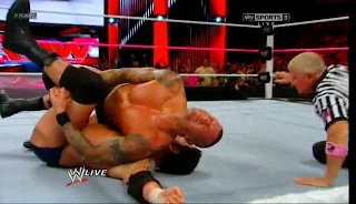Randy Orton won the match against Wade Barrett via pinfall