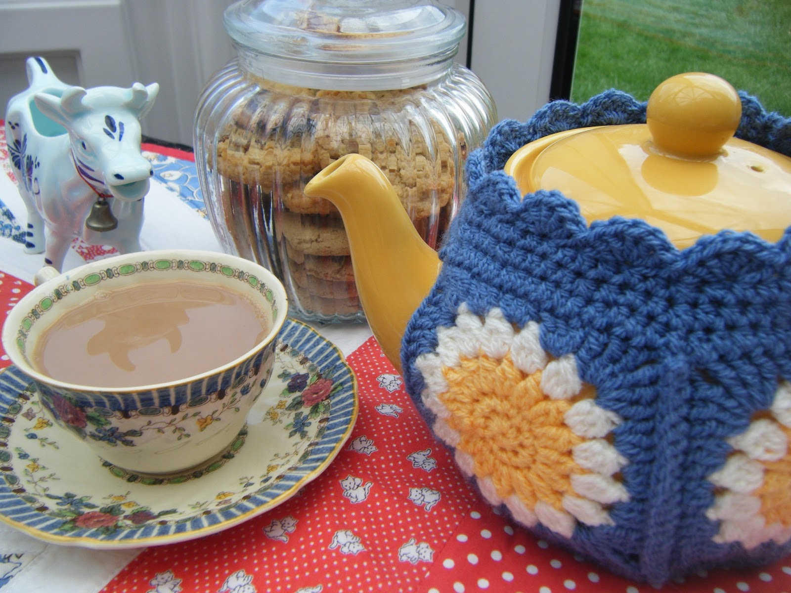 Betsy Makes. Rosie Posy Tea Cosy