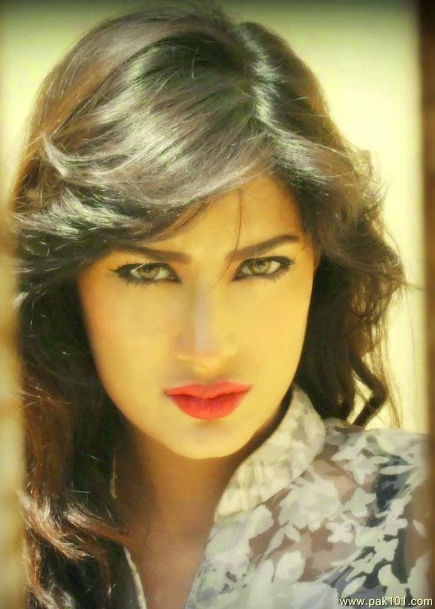 mehwish hayat beautiful pictures 2015 latest wallpaper mehwish hayat beautiful pictures 2015 latest wallpaper