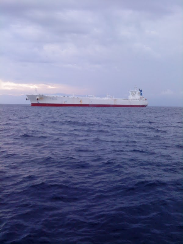 Navios em Santos TI Oceania operando em Angra dos Reis