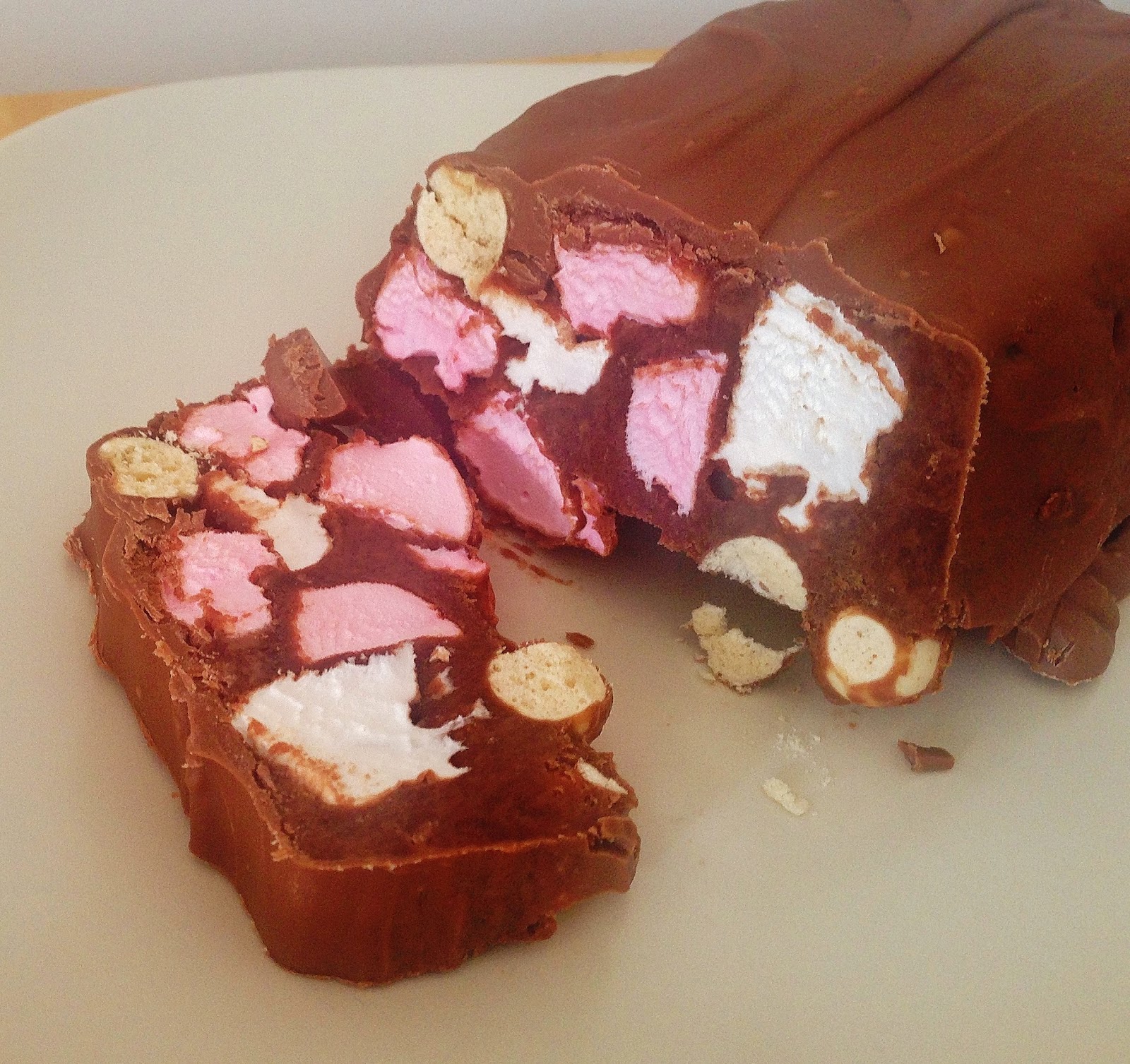 Recipe for rocky road with maltesers