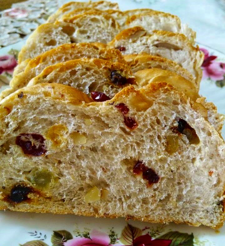 CORETAN DARI DAPUR DRIED FRUIT & NUT BREAD