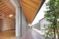 Contemporary House Style With Exposed Timber Rafter And Bookshelf Column Contemporary House Style With Exposed Timber Rafter And Bookshelf Column