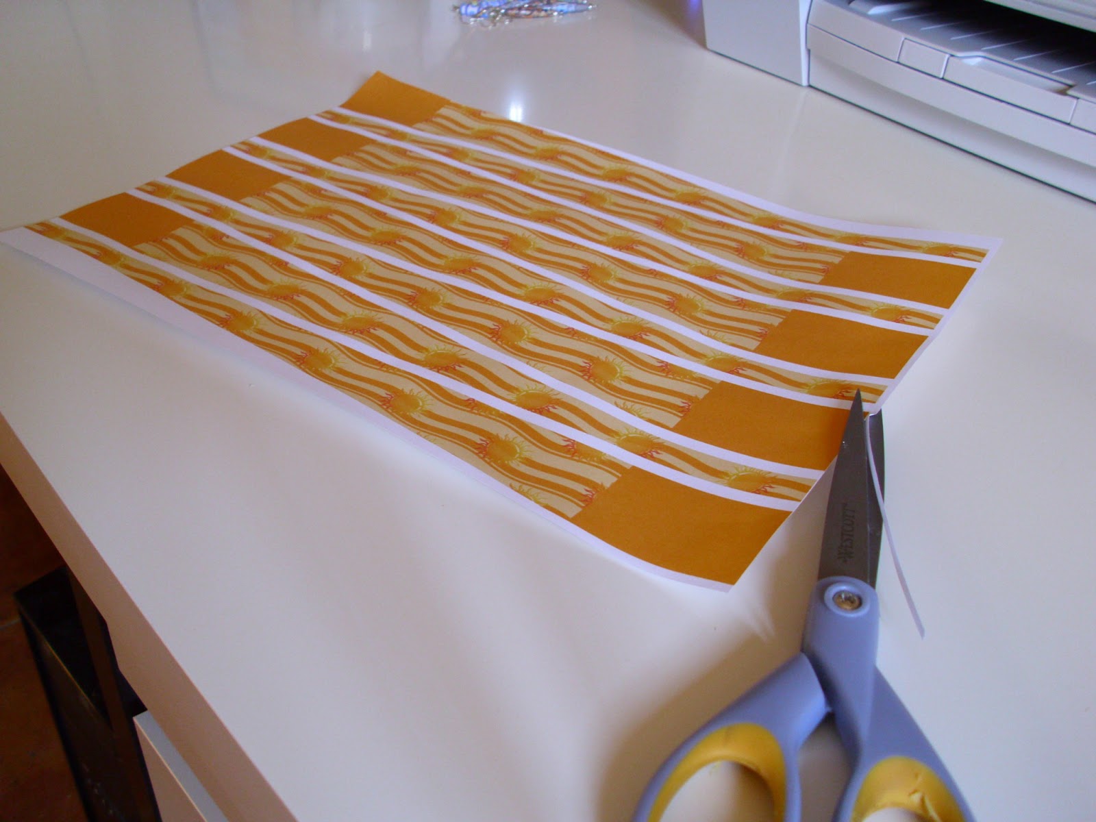 Fun with Paper Beads Paper Bead Turotial using paper bead sheets