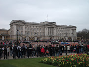 My lucky group arrived just in time to Buckingham Palace to catch the . (buckingham palace)