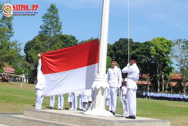 Upacara Peringatan HUTRI Ke-70 Tahun 2015 Kabupaten Lampung Barat
