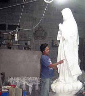 Membuat model patung Maria Fatimah