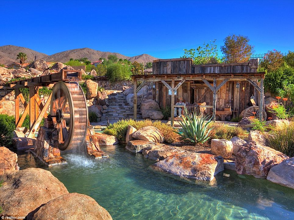 Spectacular mansion in the Nevada desert comes with its own backyard