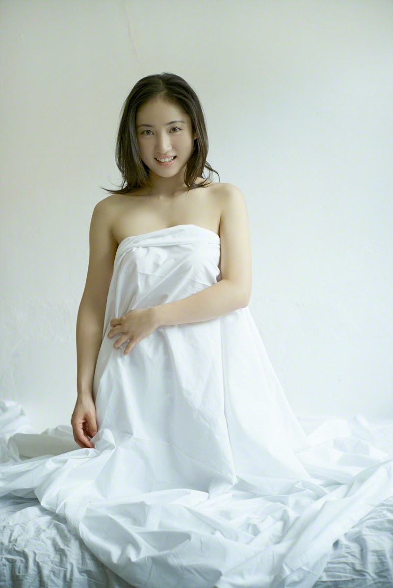 F-M-R [Foil Man Rips]: Happy 21st birthday Saaya Irie!