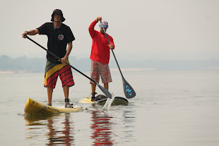 Alfredo & Toy cruizing in the Xingu River on the way to meet Cacique Raoni.