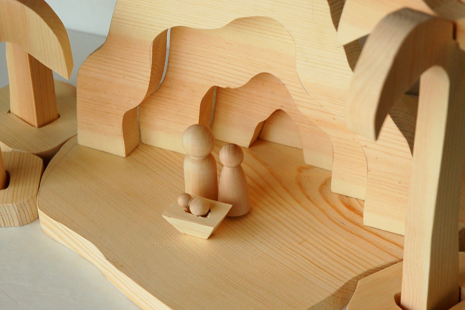 restlessrisa Scroll Saw Nativity with pattern!