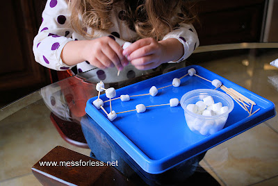 18 Fine Motor Activities for Preschoolers. Love how lots of these ideas use stuff you already have around the house. #kids, #education
