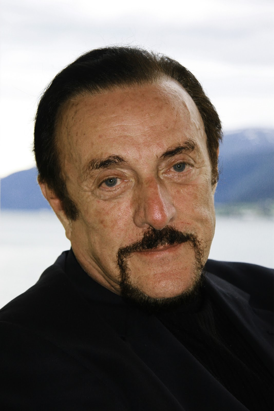 what did stanley milgram philip zimbardo and solomon asch learn about human behavior what did stanley milgram philip zimbardo and solomon asch learn about human behavior