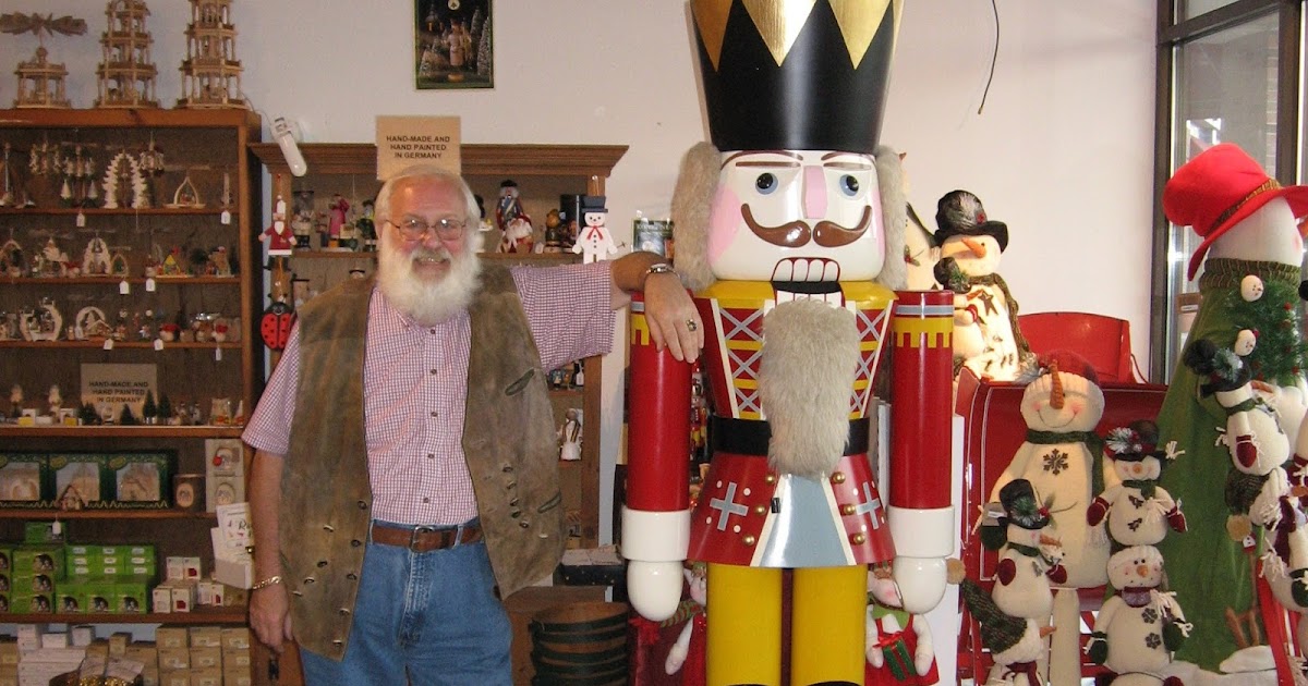 Southland Savvy Last Hurrah For Kris Kringle Haus Holiday Store In Orland Park