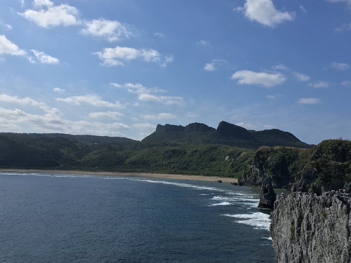 本島北端の大石林山