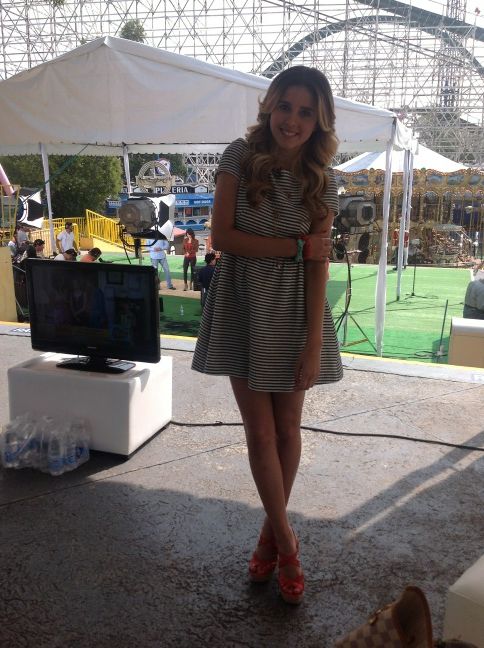 Foto de Paulina Goto en el programa Hoy. esto fue en la Feria de Chapultepe...