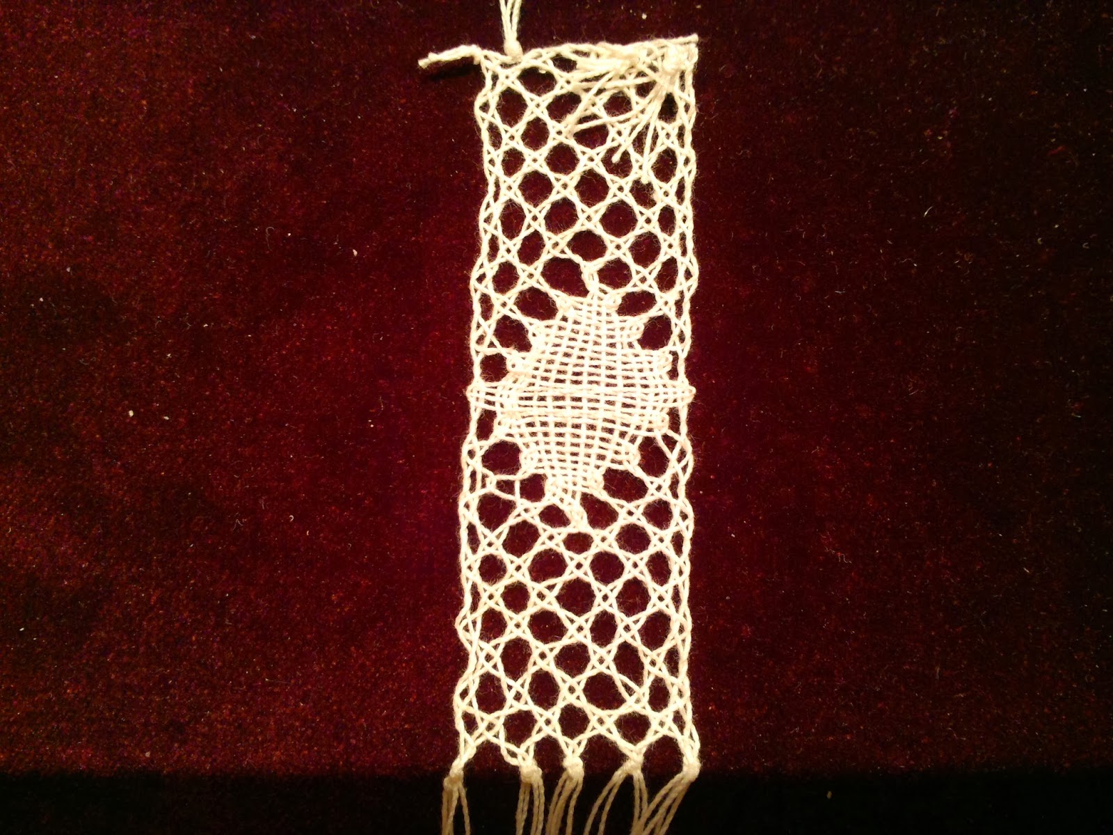 Weaving, knitting, crocheting... Bobbin lacing