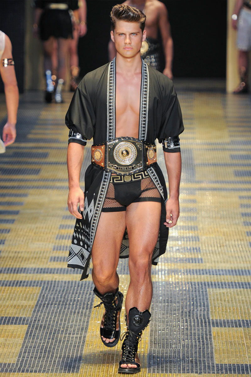 FY_versace_2013ss1.jpg