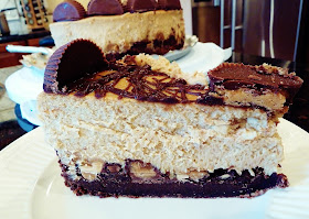 Peanut Butter Cup Brownie Bottom Cheesecake Slice