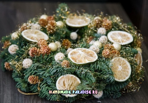 Новогодние венки из природных материалов