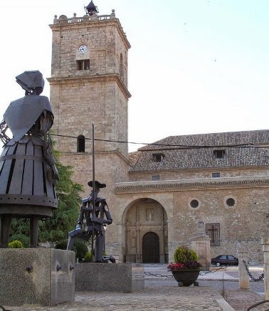 Miguel de Cervantes y el Quijote de la Mancha ESTATUAS+DE+DULCINA+Y+EL+QUIJOTE