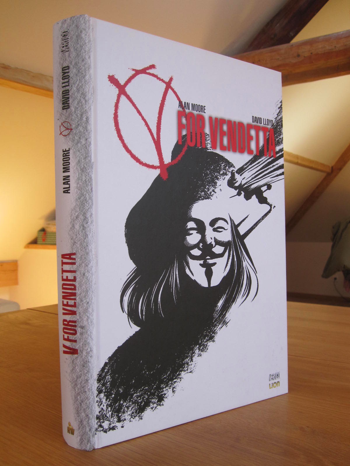 my absolute collection: V For Vendetta Italian B&W Warrior Absolute Edition