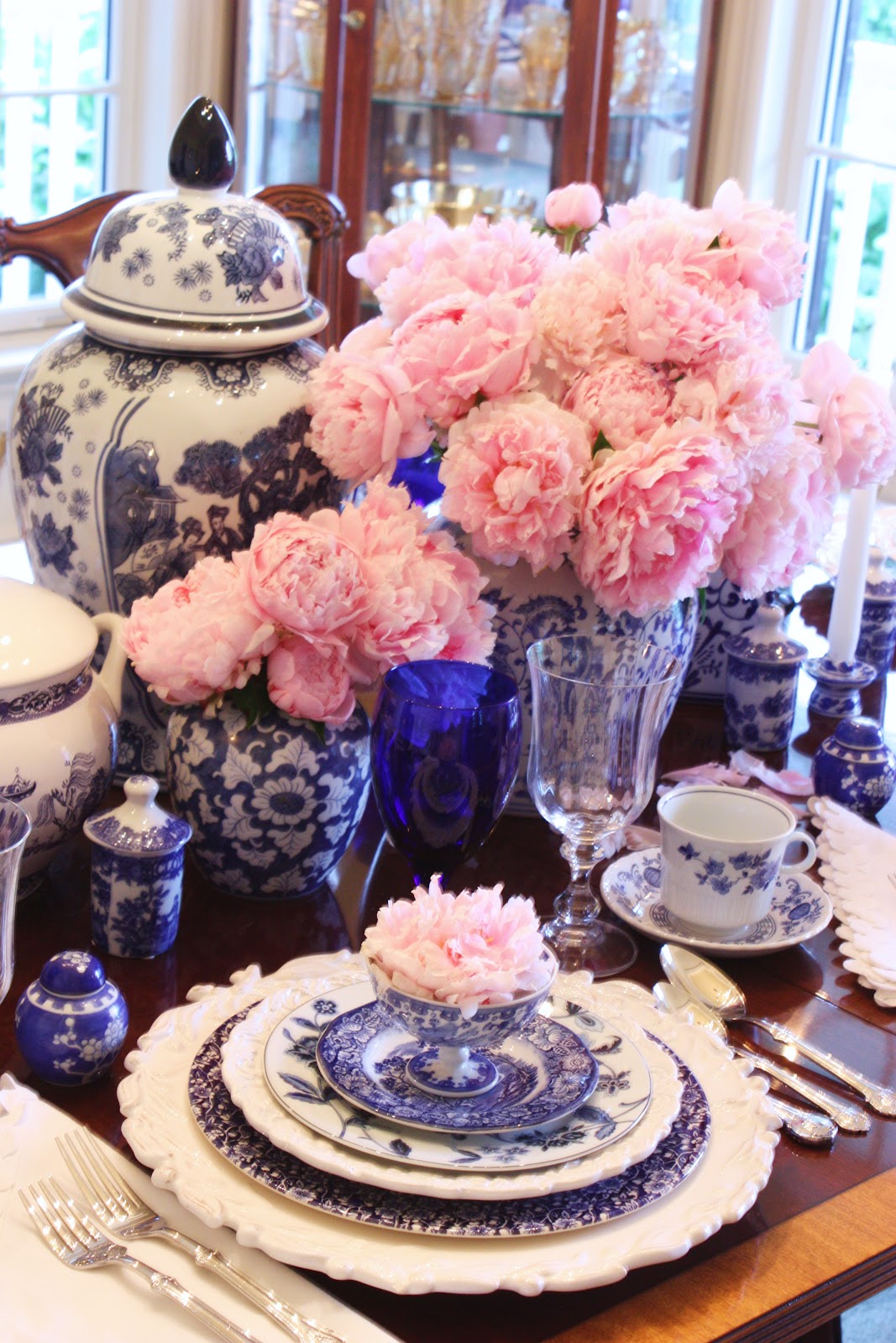 StoneGable BLUE WILLOW AND PINK PEONIES TABLESCAPE