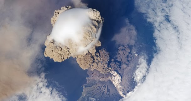 NASA captura erupção vulcânica a partir do espaço (com video)